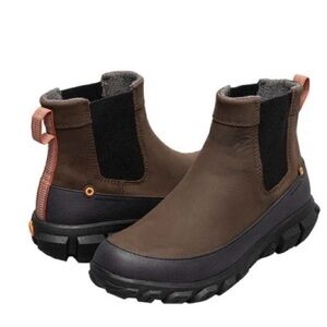 Bogs Brown & Black Women’s Chukka Boots Size 7.5